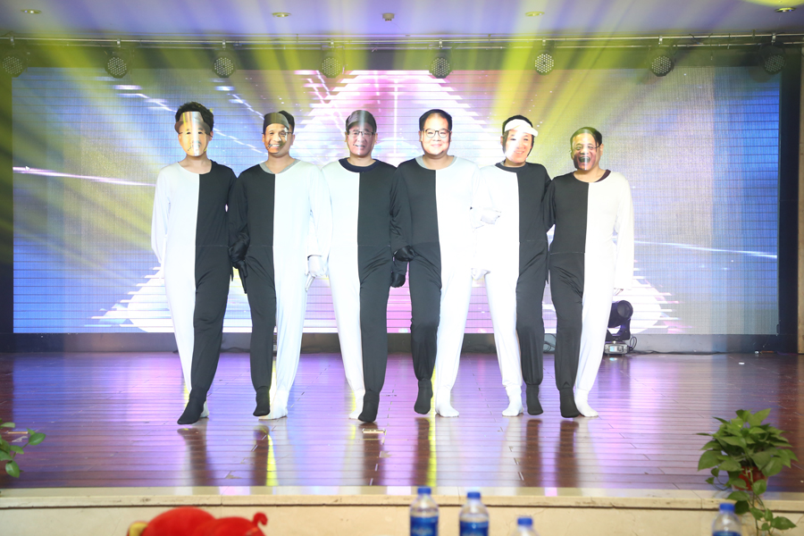 1548982093115805.jpg 8、黑白电影.jpg